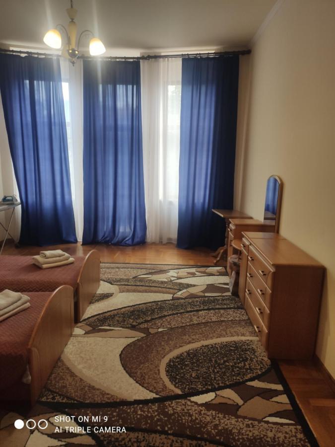 Apartments Domovik ,Kirilla I Mefodiya, 5 موكاشيفه المظهر الخارجي الصورة