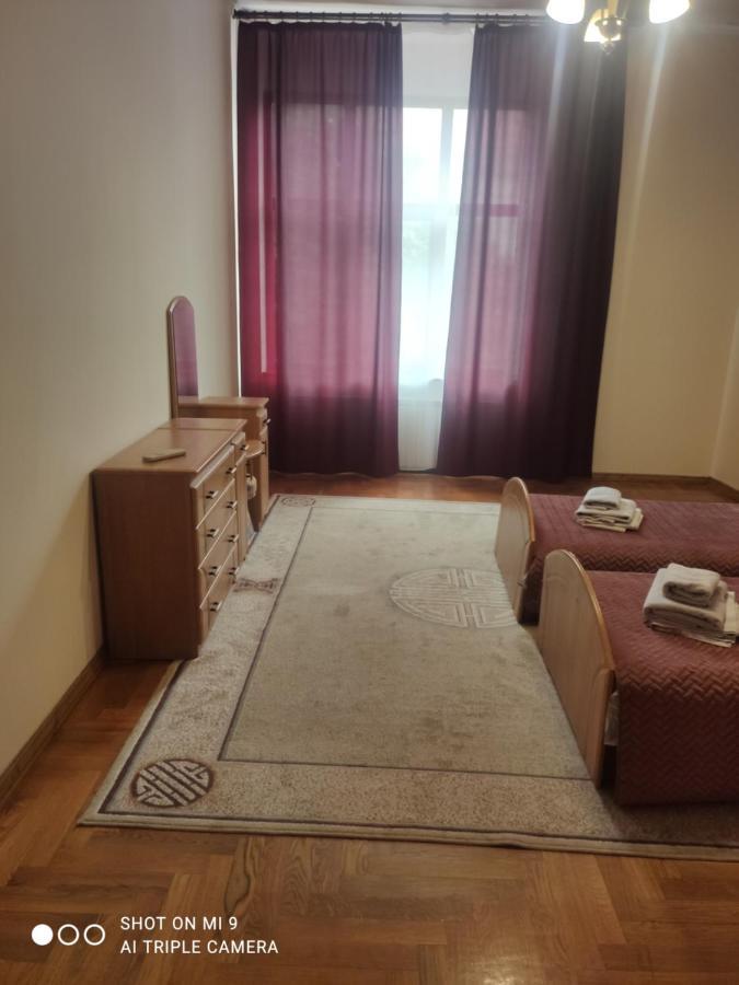 Apartments Domovik ,Kirilla I Mefodiya, 5 موكاشيفه المظهر الخارجي الصورة