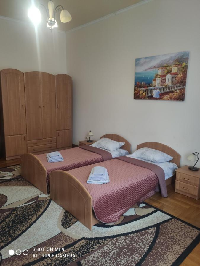 Apartments Domovik ,Kirilla I Mefodiya, 5 موكاشيفه المظهر الخارجي الصورة