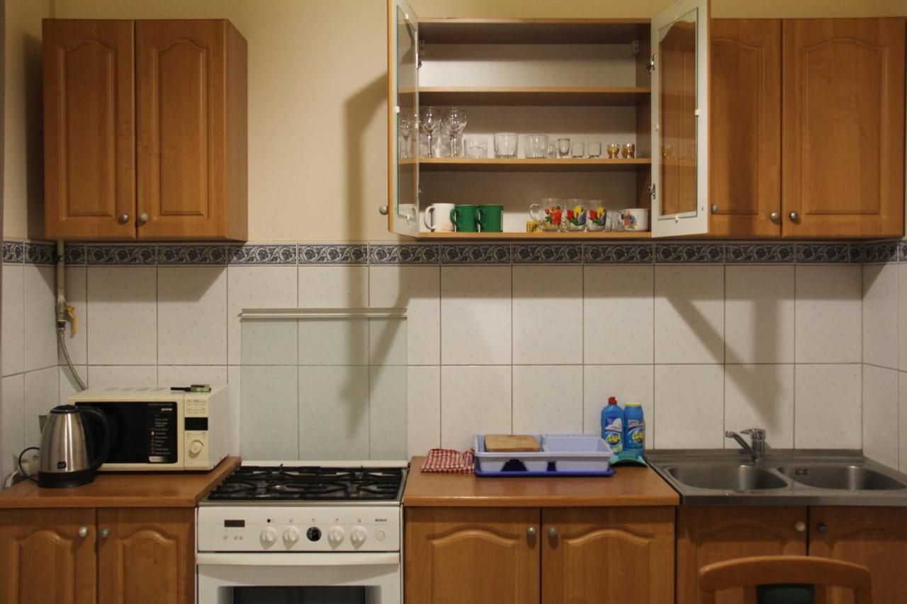 Apartments Domovik ,Kirilla I Mefodiya, 5 موكاشيفه المظهر الخارجي الصورة