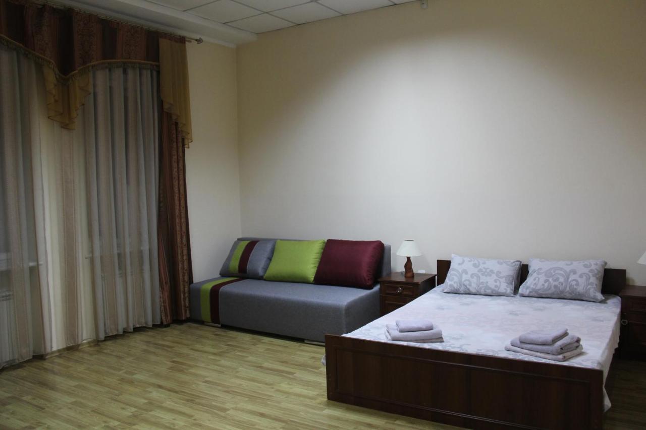 Apartments Domovik ,Kirilla I Mefodiya, 5 موكاشيفه المظهر الخارجي الصورة