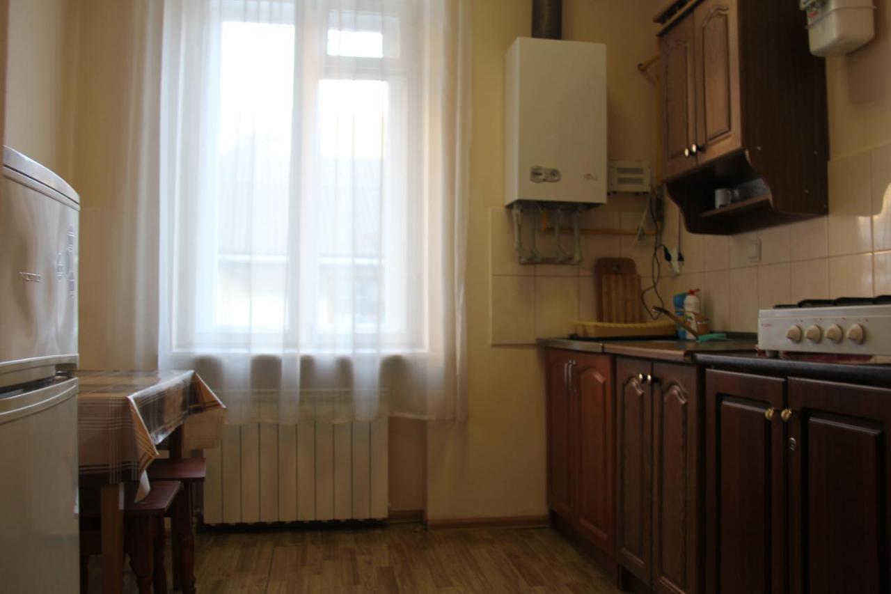Apartments Domovik ,Kirilla I Mefodiya, 5 موكاشيفه المظهر الخارجي الصورة