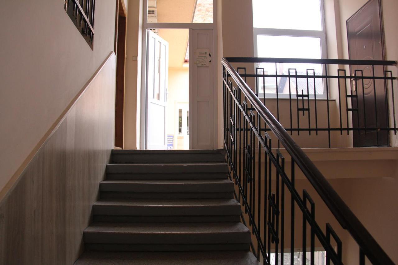 Apartments Domovik ,Kirilla I Mefodiya, 5 موكاشيفه المظهر الخارجي الصورة
