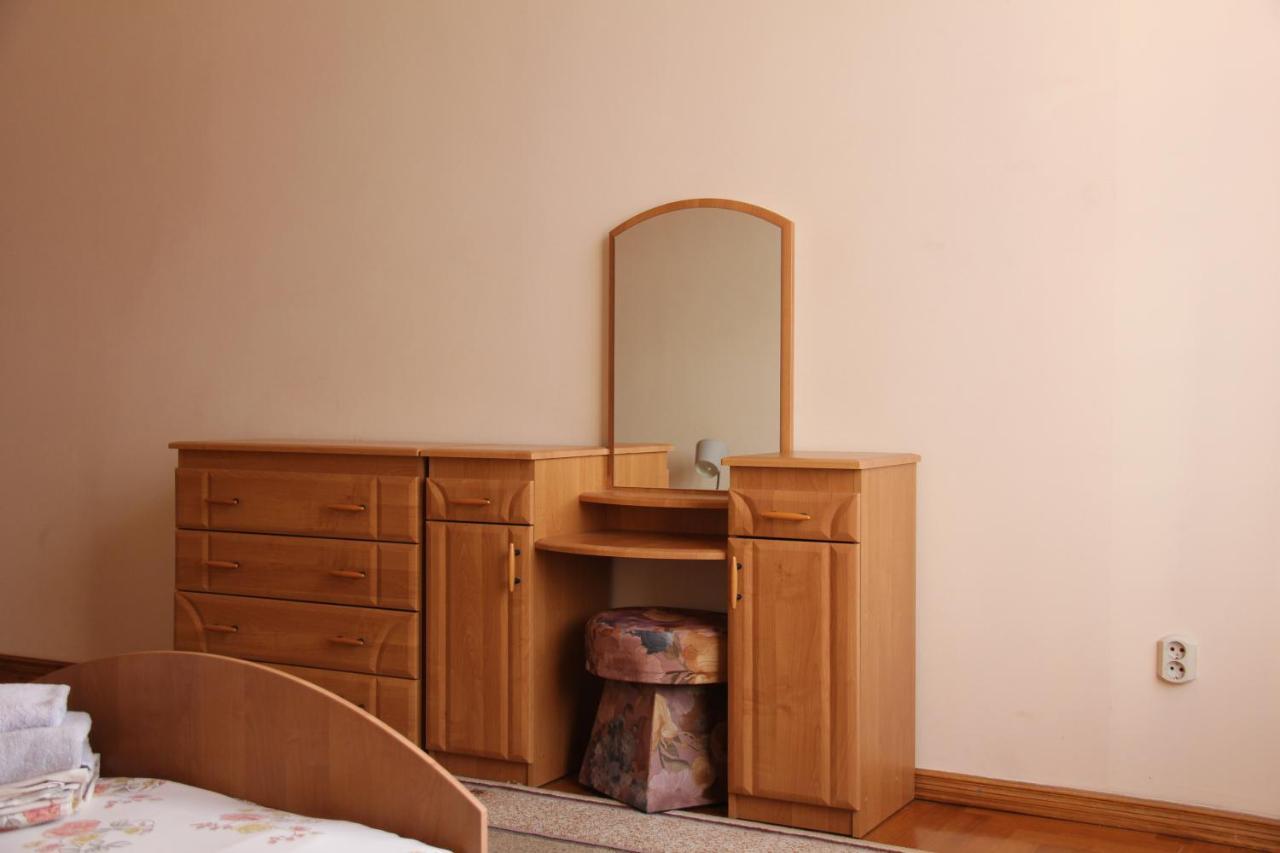 Apartments Domovik ,Kirilla I Mefodiya, 5 موكاشيفه المظهر الخارجي الصورة