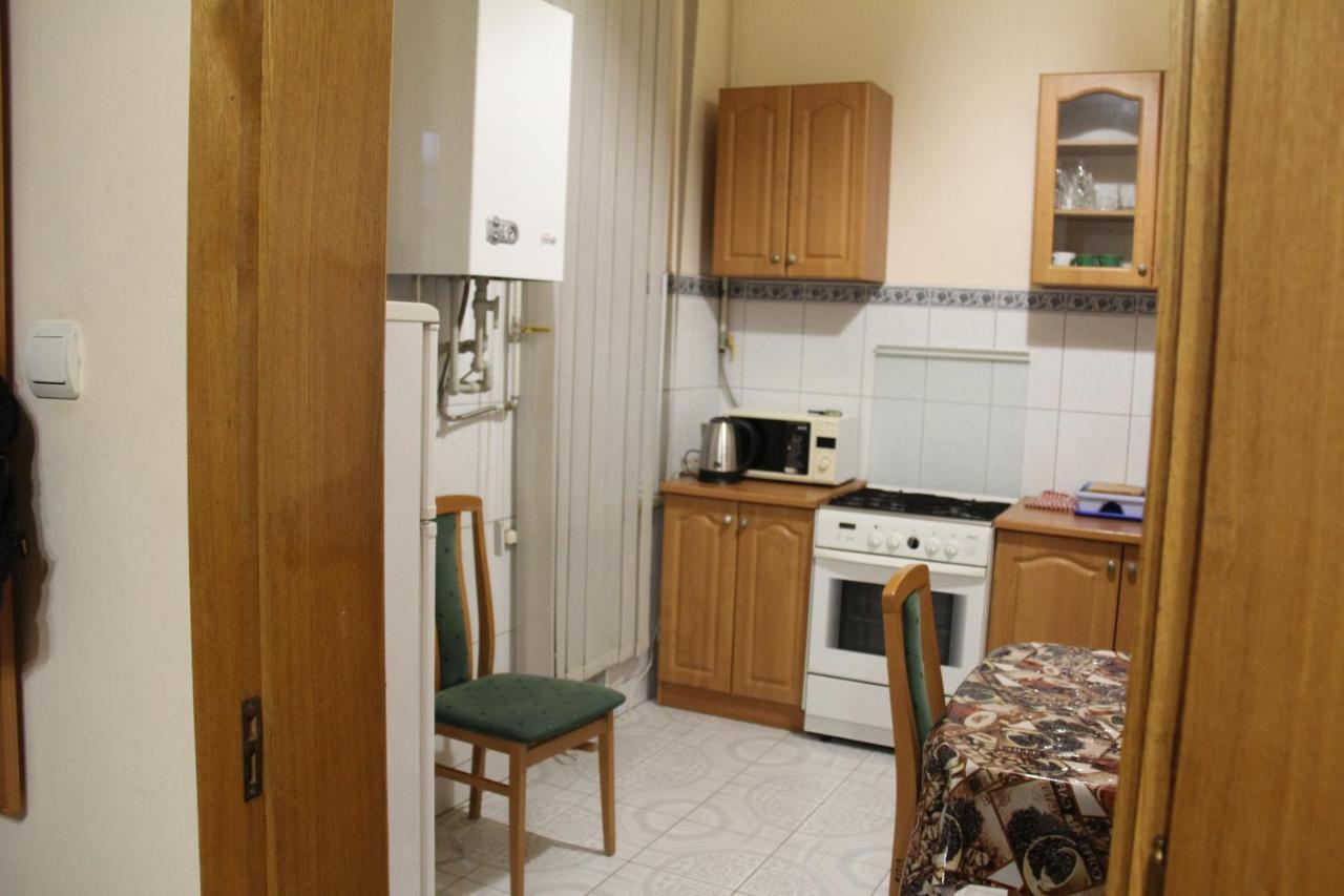 Apartments Domovik ,Kirilla I Mefodiya, 5 موكاشيفه المظهر الخارجي الصورة