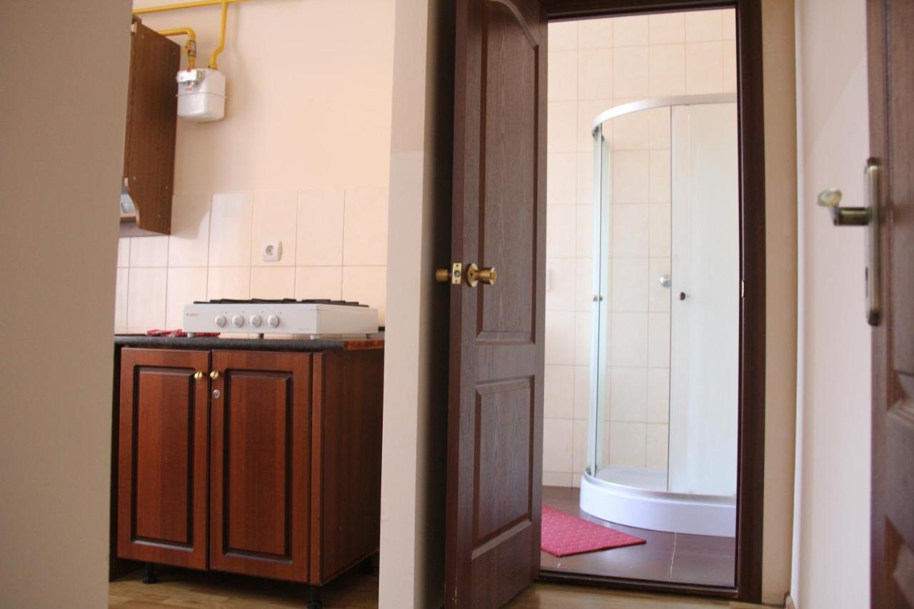 Apartments Domovik ,Kirilla I Mefodiya, 5 موكاشيفه المظهر الخارجي الصورة